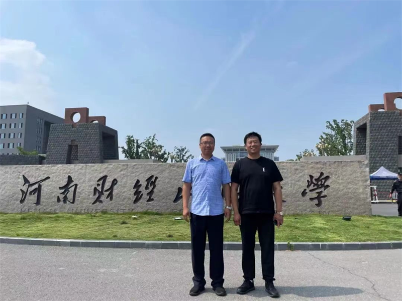 伟德国际victor1946赴河南财经政法大学经济管理实验教学中心调研