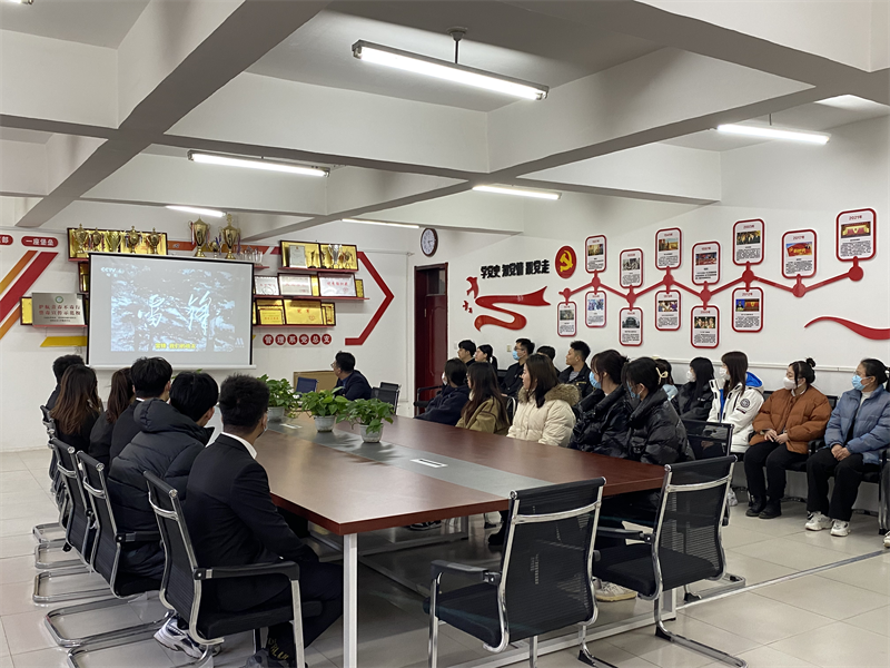 伟德国际victor1946学生党支部开展“弘扬雷锋精神，争做时代先锋”主题党日活动