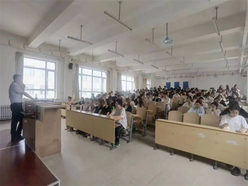 伟德国际victor1946工程造价系开展“建筑人第一课”认知实习讲座