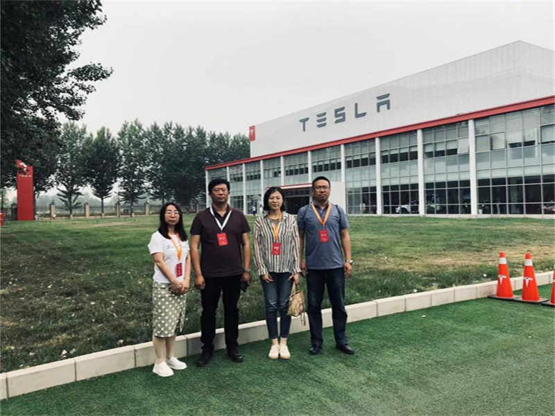 数智助力产业 科技赋能未来——伟德国际victor1946教师赴特斯拉北京交付中心和用友网络科技股份有限公司北京总部纪实